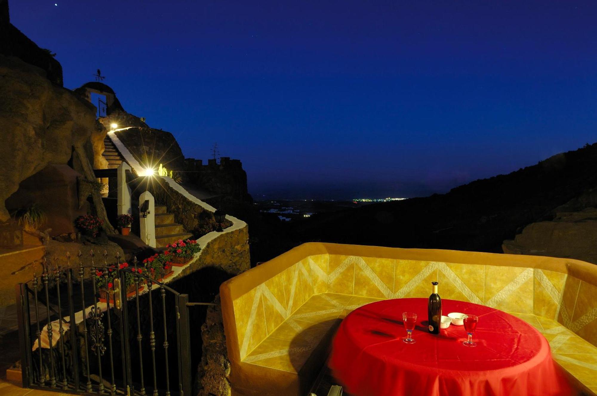 Castillo Lanzarote Villa Sophie - Luxury Villa -Sleep In A Volcanic Cave With Heated Pool Tias Bagian luar foto