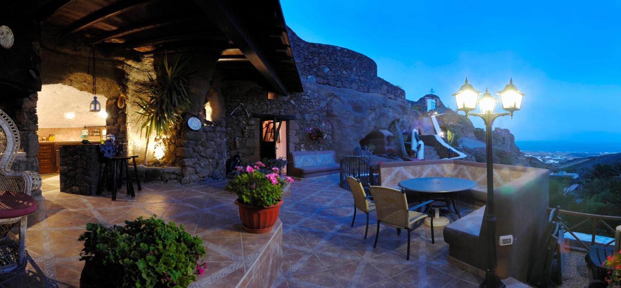 Castillo Lanzarote Villa Sophie - Luxury Villa -Sleep In A Volcanic Cave With Heated Pool Tias Bagian luar foto