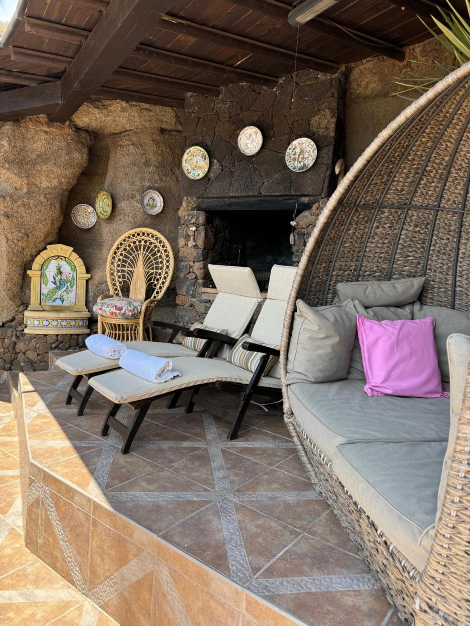 Castillo Lanzarote Villa Sophie - Luxury Villa -Sleep In A Volcanic Cave With Heated Pool Tias Bagian luar foto
