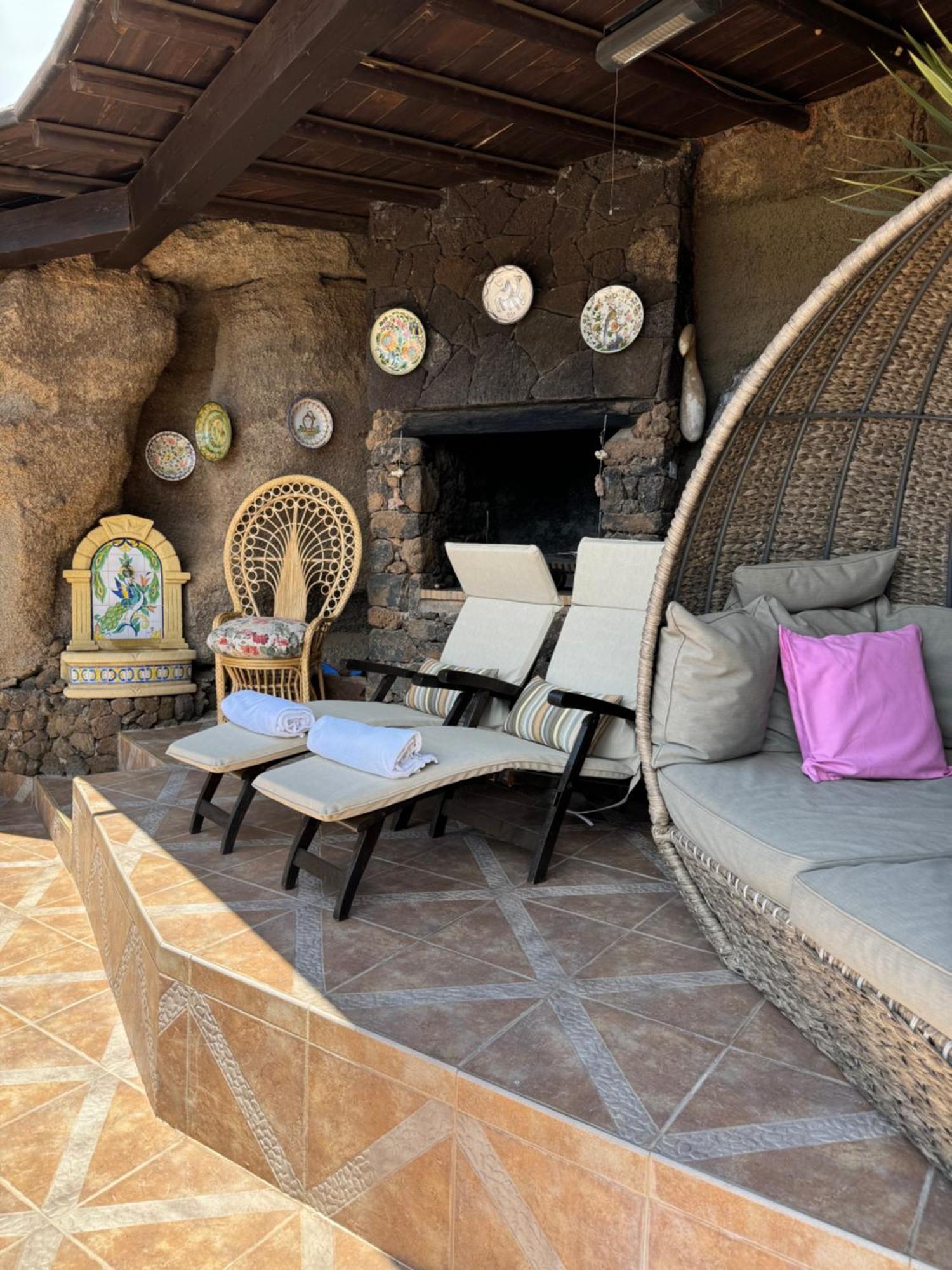 Castillo Lanzarote Villa Sophie - Luxury Villa -Sleep In A Volcanic Cave With Heated Pool Tias Bagian luar foto