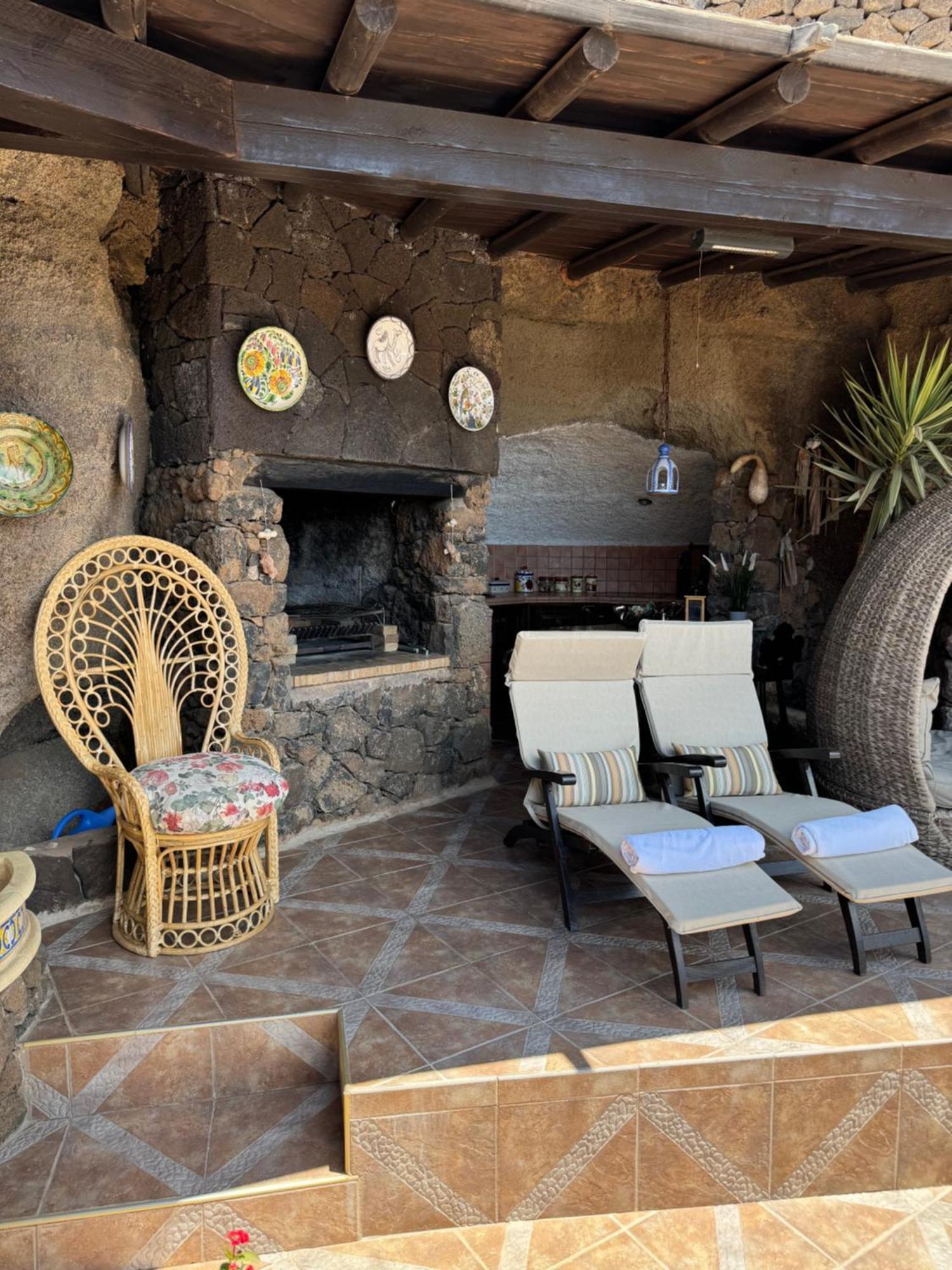 Castillo Lanzarote Villa Sophie - Luxury Villa -Sleep In A Volcanic Cave With Heated Pool Tias Bagian luar foto